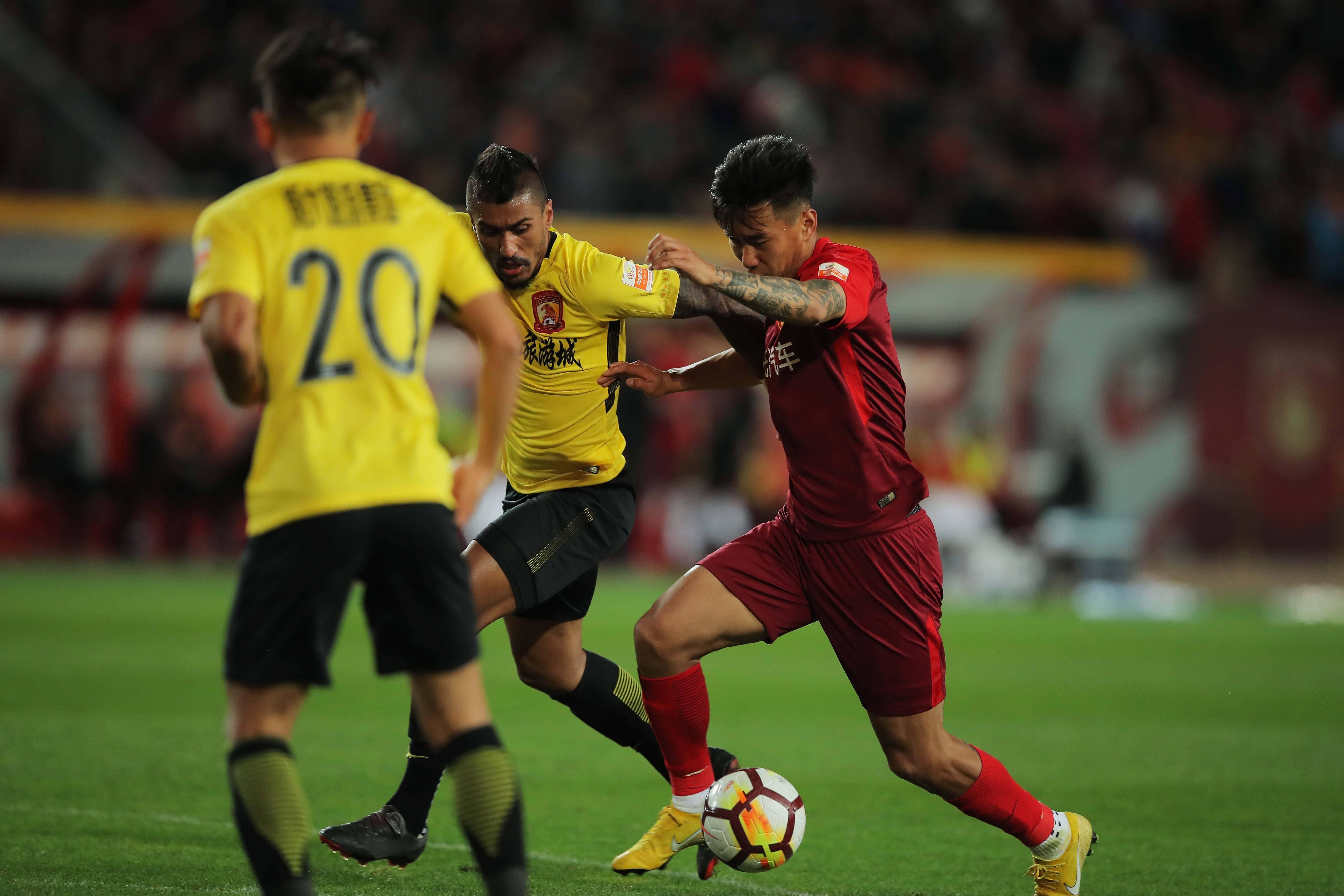 开云体育在线-冲刺阶段突围战来临，斯图加特围绕中超豪取连胜，赛场秩序良好，临场指挥获称赞的简单介绍