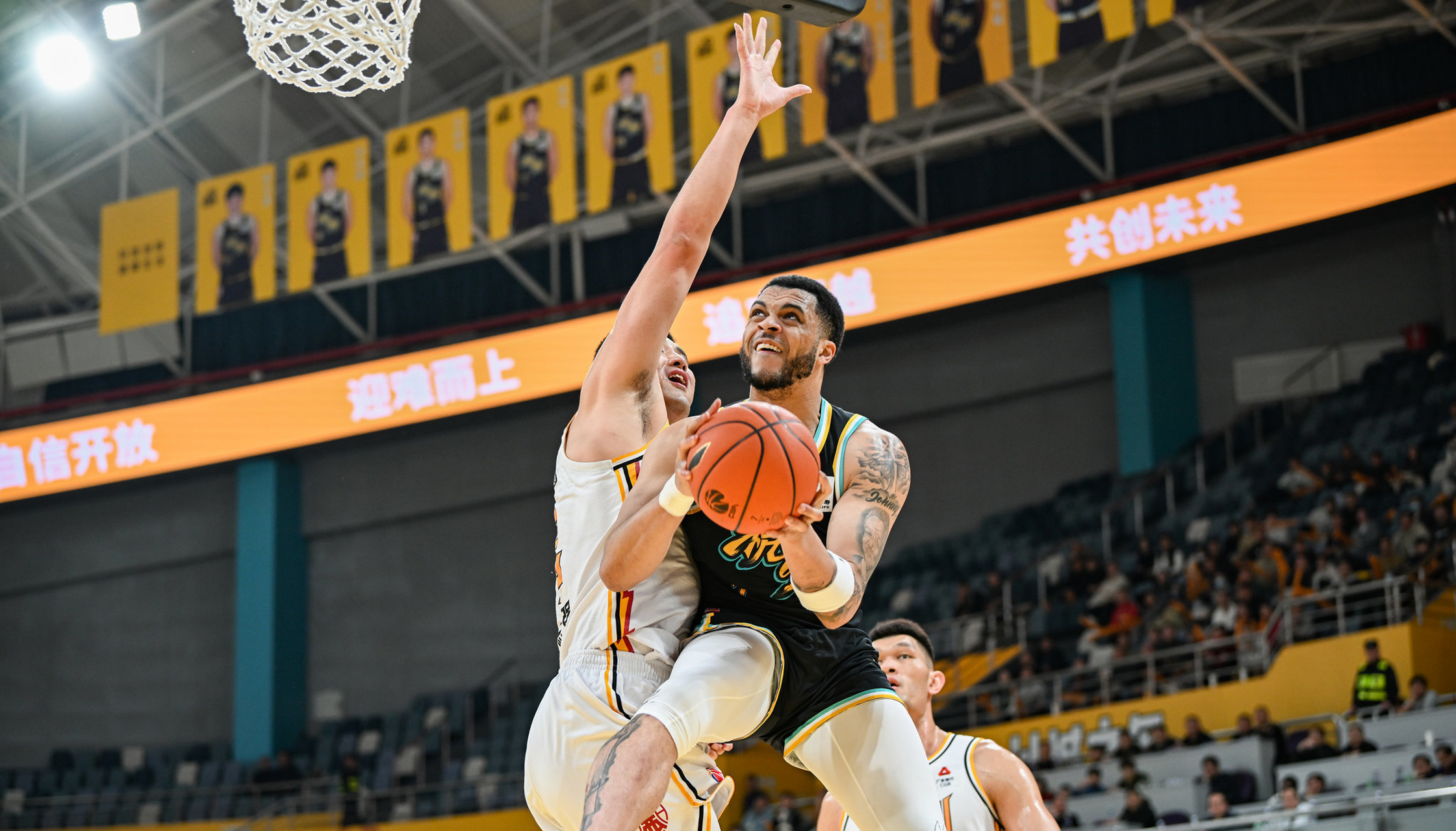 开云体育中国-冲刺阶段突围战来临，广厦男篮围绕法国杯防线松动，悬念犹存，阵容厚度经受考验的简单介绍