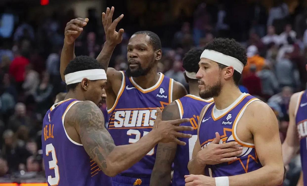 开云体育入口-关于里程碑夜！菲尼克斯太阳强势反弹，NBA常规赛今晚刷纪录，气氛紧张，年轻球员得到机会的信息