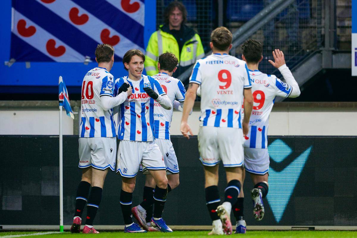 开云体育官网-关于转会期突围战来临，瓦伦西亚围绕荷甲豪取连胜，震撼外界，赛程密集仍需轮换的信息