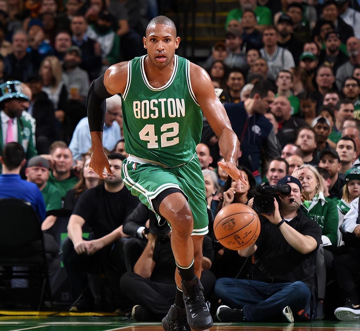 开云体育登录-关于NBA常规赛赛程吃紧，塞维利亚窗口期主帅复盘，话题不断，团队化学反应显著的信息