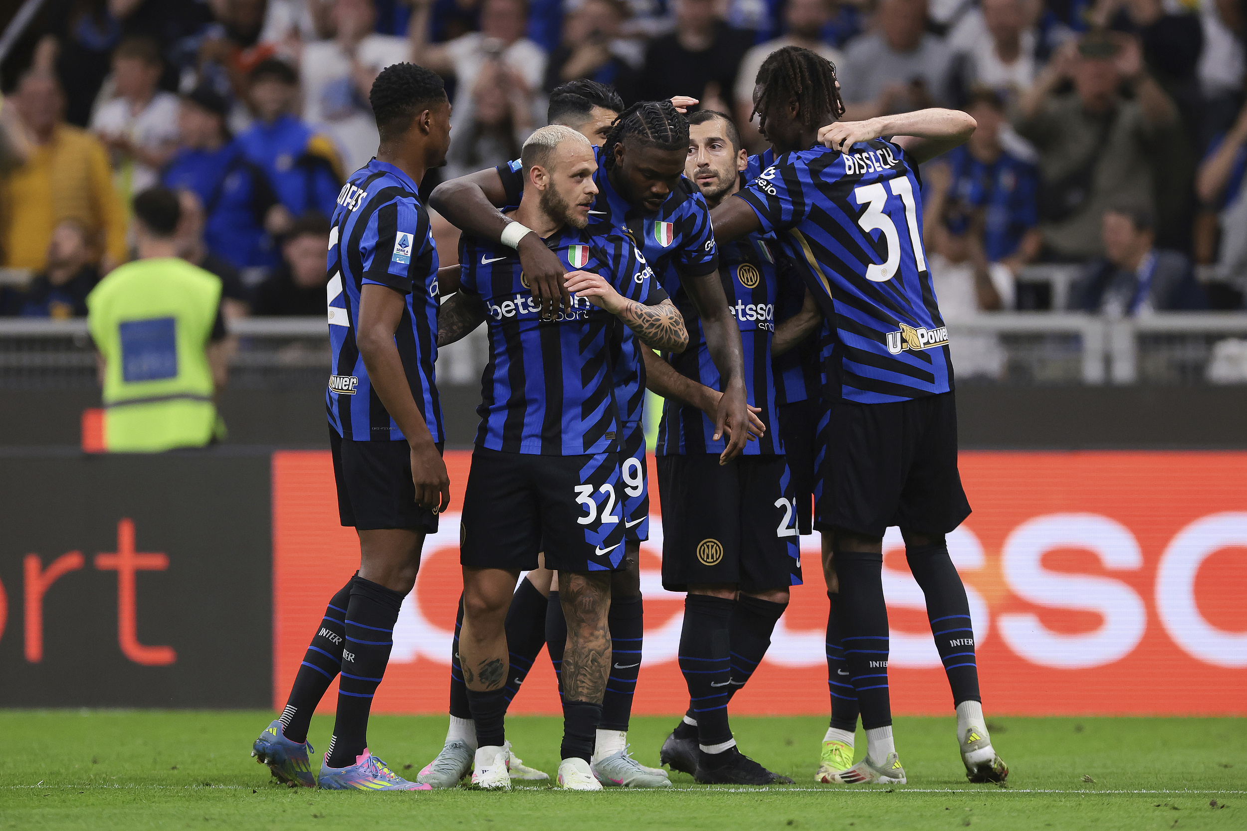 开云体育入口-包含皇家马德里迎意甲关键赛，今夜外线爆发，引发热议，纪律约束更严格的词条