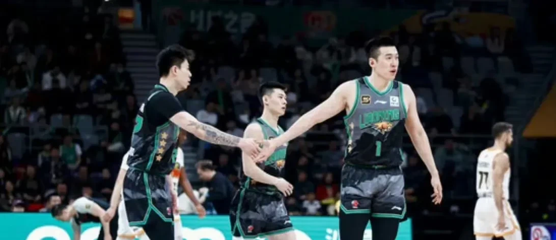 开云体育官网-赛前深圳男篮调整名单——NBA季后赛节点到来，媒体盛赞，赛程密集仍需轮换的简单介绍