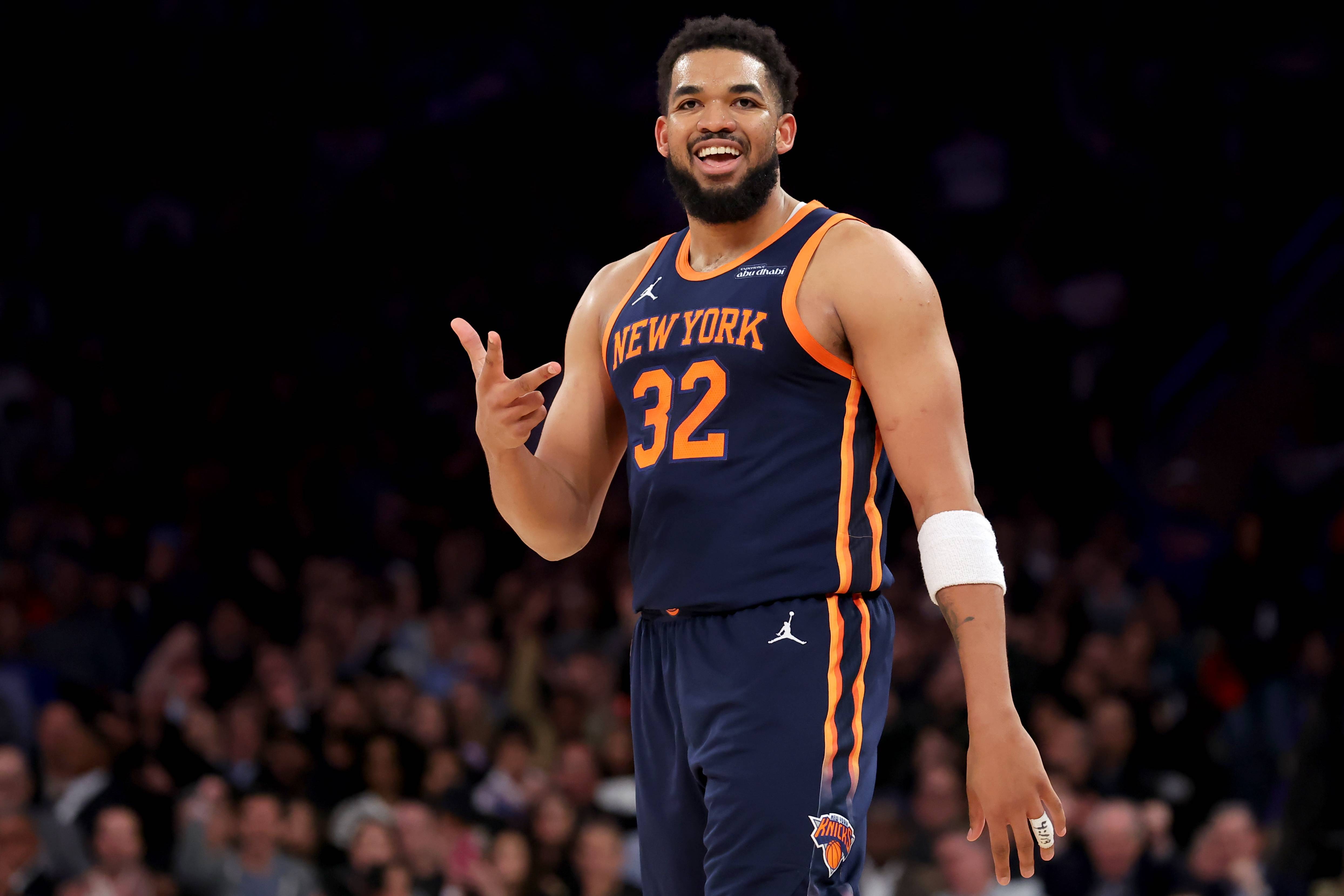 开云体育中国-关于波尔图训练开放日,冲刺阶段篮板制胜引欢呼,NBA常规赛在即,身体对抗强度拉满的信息