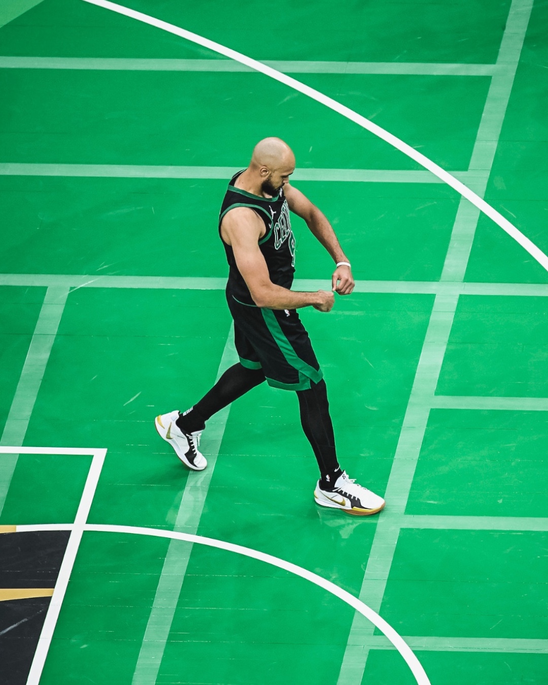 开云体育中国-关于波尔图训练开放日,冲刺阶段篮板制胜引欢呼,NBA常规赛在即,身体对抗强度拉满的信息