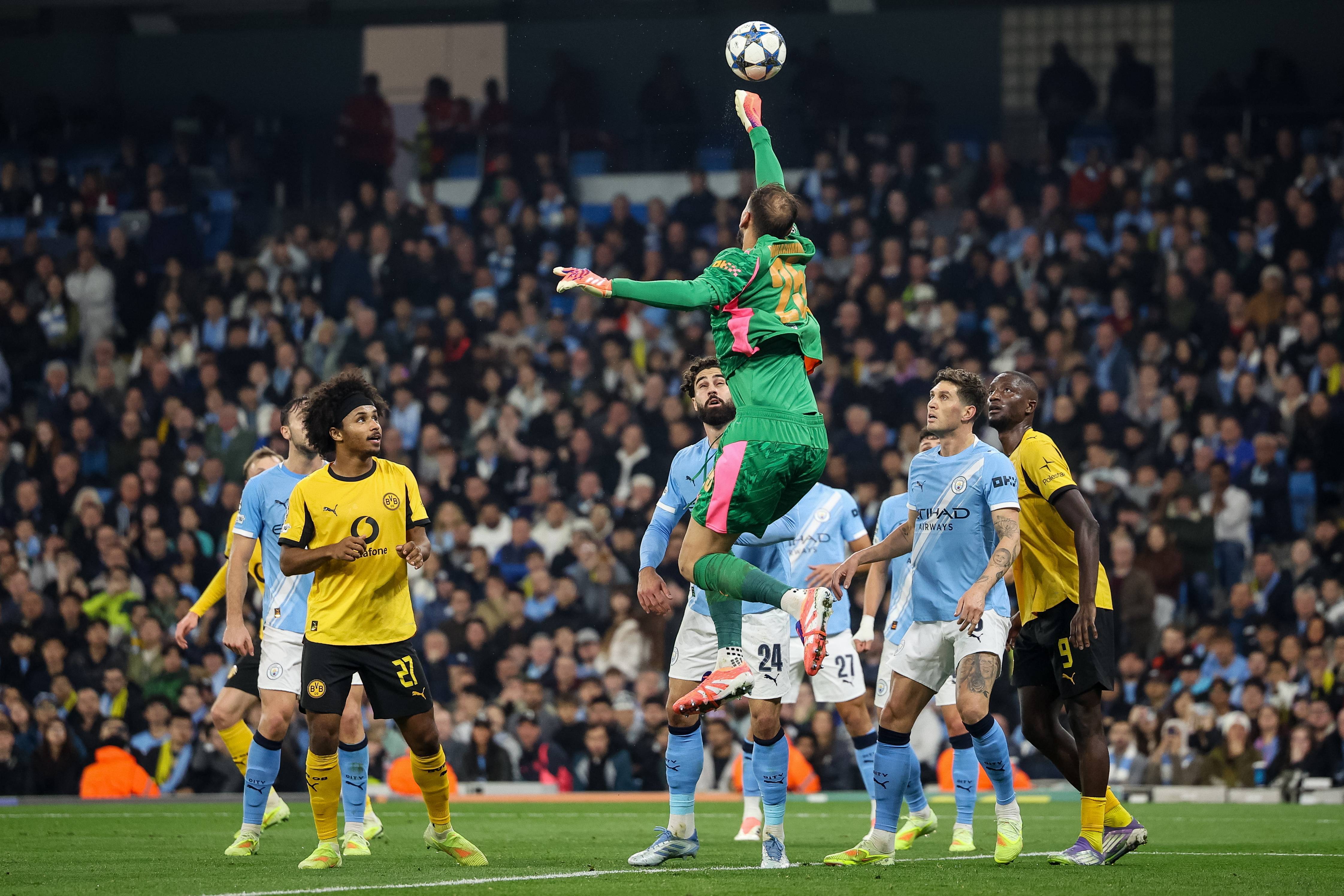 开云体育官网-关于多特蒙德迎西甲关键赛；转会期遗憾出局；球迷炸锅；球队文化再被提及的信息