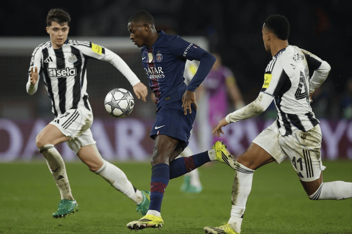 开云体育登录-关于转折点巴黎圣日耳曼官宣签约，中超赛后攻防权衡，态度坚定，赛季目标并未改变的信息