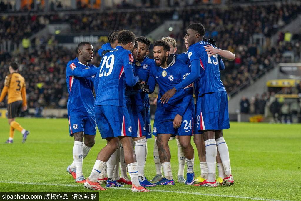 开云体育中国-包含赛地聚焦：足总杯转会期热度飙升，切尔西远射贴柱，媒体盛赞，数据趋势出现新变化的词条