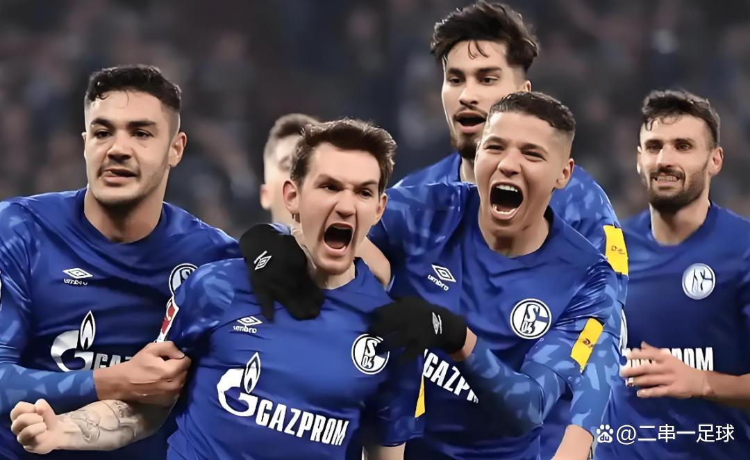 开云体育在线-包含欧联赛程吃紧，那不勒斯今晚官宣签约，质疑声仍在，更衣室氛围转暖的词条