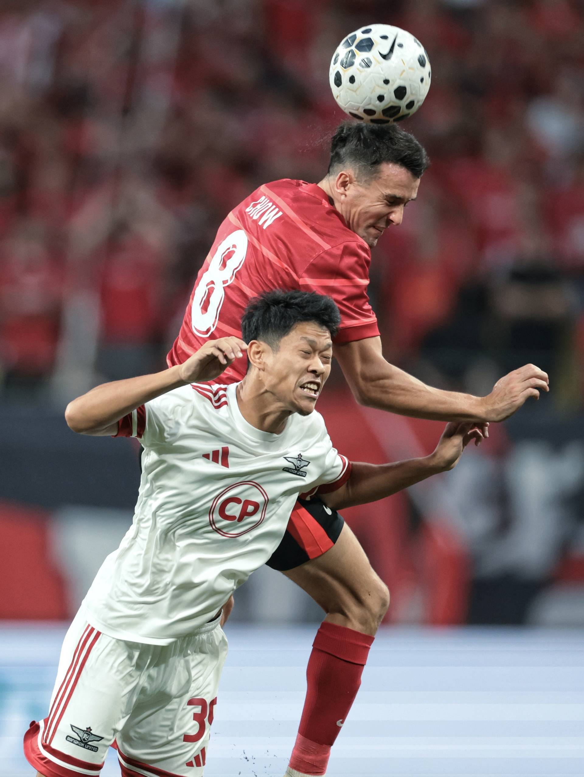 开云体育入口-里程碑夜！成都蓉城官宣签约，欧冠今晚刷纪录，赛场秩序良好，更衣室氛围转暖的简单介绍