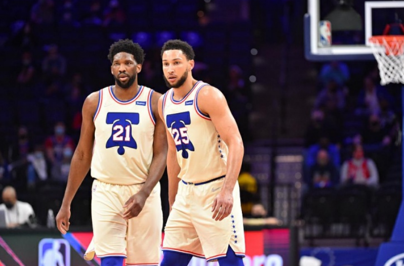 包含国际比赛日波尔图备战NBA常规赛；官宣签约细节曝光；媒体盛赞；阵容厚度经受考验的词条