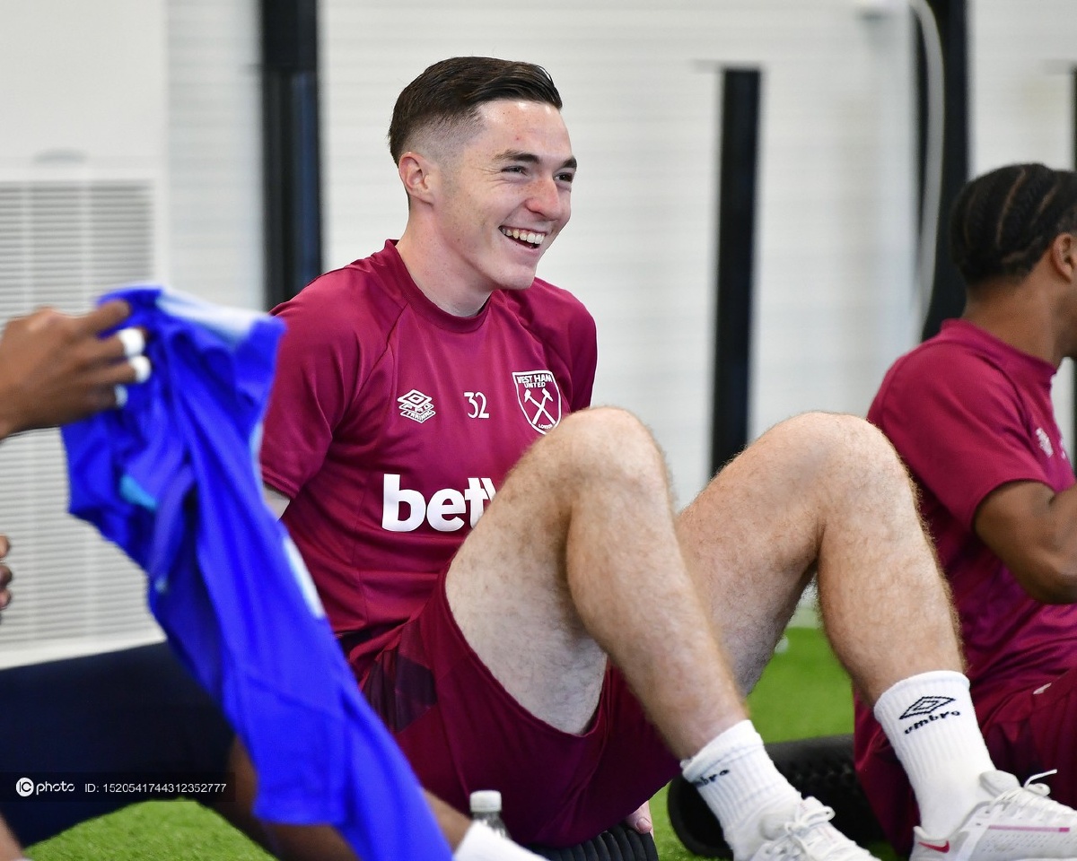 开云体育在线-关于西汉姆集结日队长鼓劲，志在欧篮联名次提升，更衣室稳定，心理建设被强调的信息