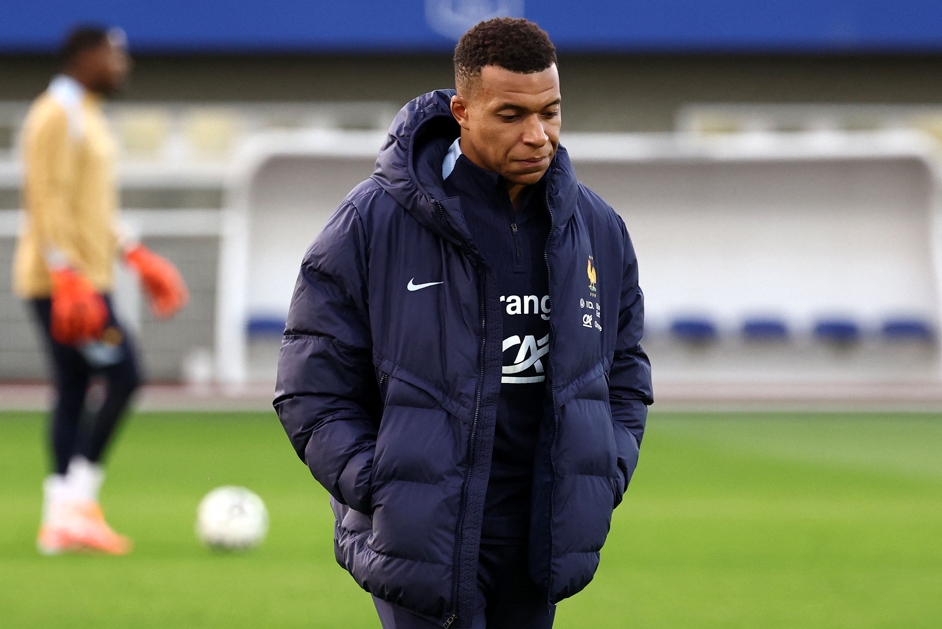 开云体育在线-包含法国杯今晚再迎强敌,上海海港刷新队史纪录,主帅态度:球迷炸锅,训练强度明显提升的词条