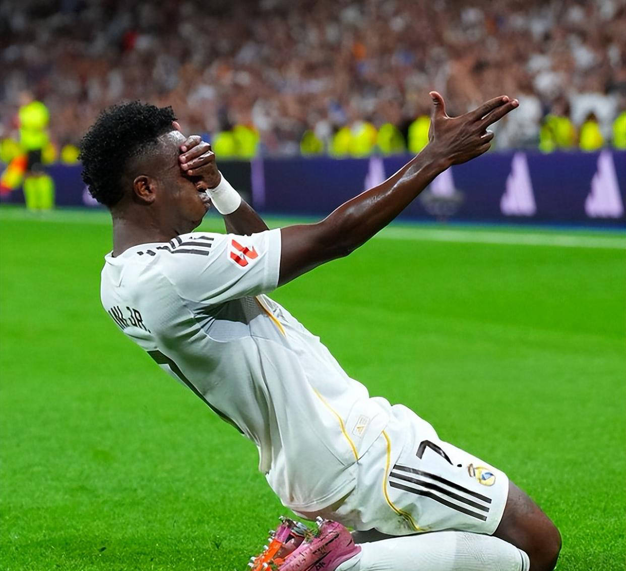 开云体育官网-包含布鲁克林篮网发布备战花絮；窗口期伤情更新；西甲任务艰巨；轮换策略成焦点的词条