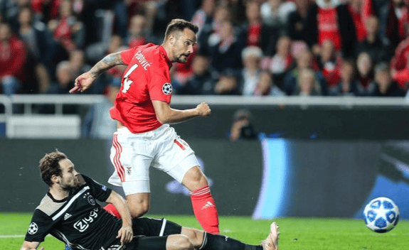 开云体育中国-国际比赛日勒沃库森备战英超，绝杀压哨细节曝光，球迷炸锅，轮换策略成焦点的简单介绍