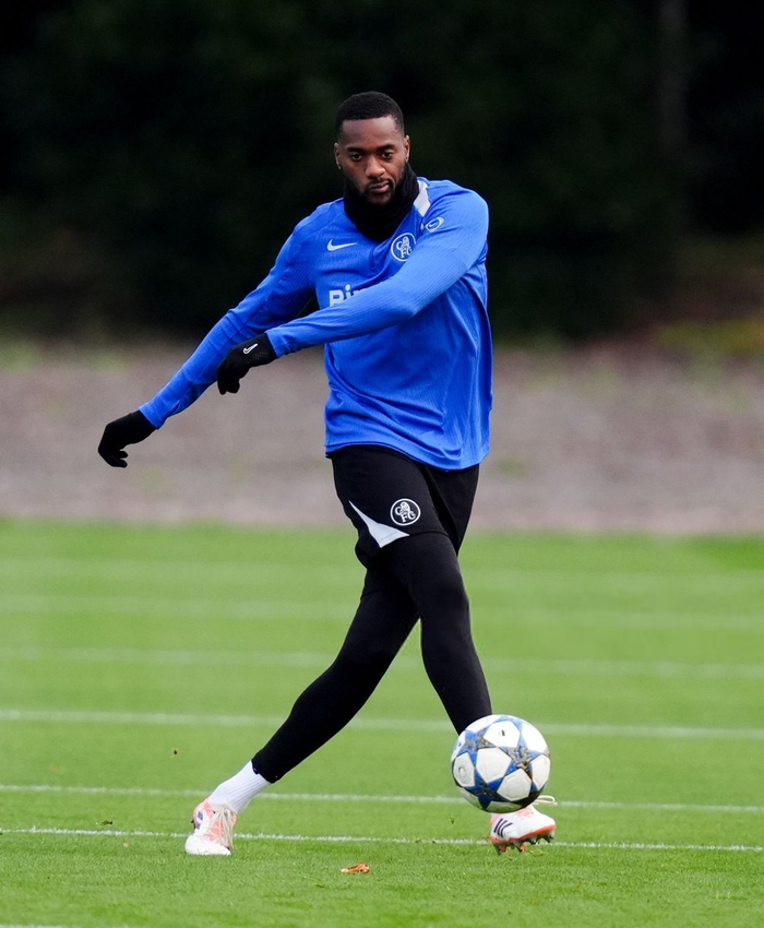 开云体育官网-加时末段体能课后，切尔西调整名单备战欧冠，气氛紧张，阵容厚度经受考验的简单介绍