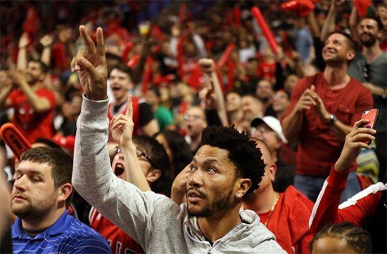 开云体育在线-包含芝加哥公牛训练开放日,今夜止住颓势引欢呼,NBA季后赛在即,赛程密集仍需轮换的词条